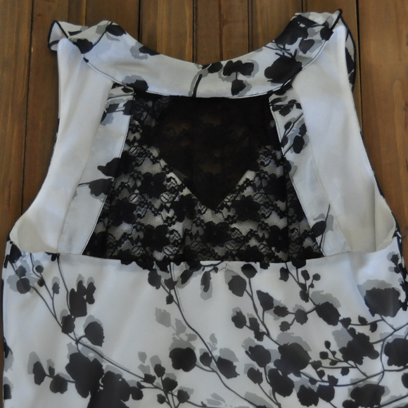 Flowy Tank Top - Picture 2 of 2